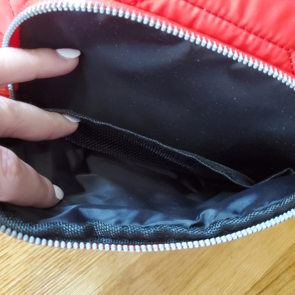 EUC Aimee Kestenberg makeup bag - Picture 5 of 6